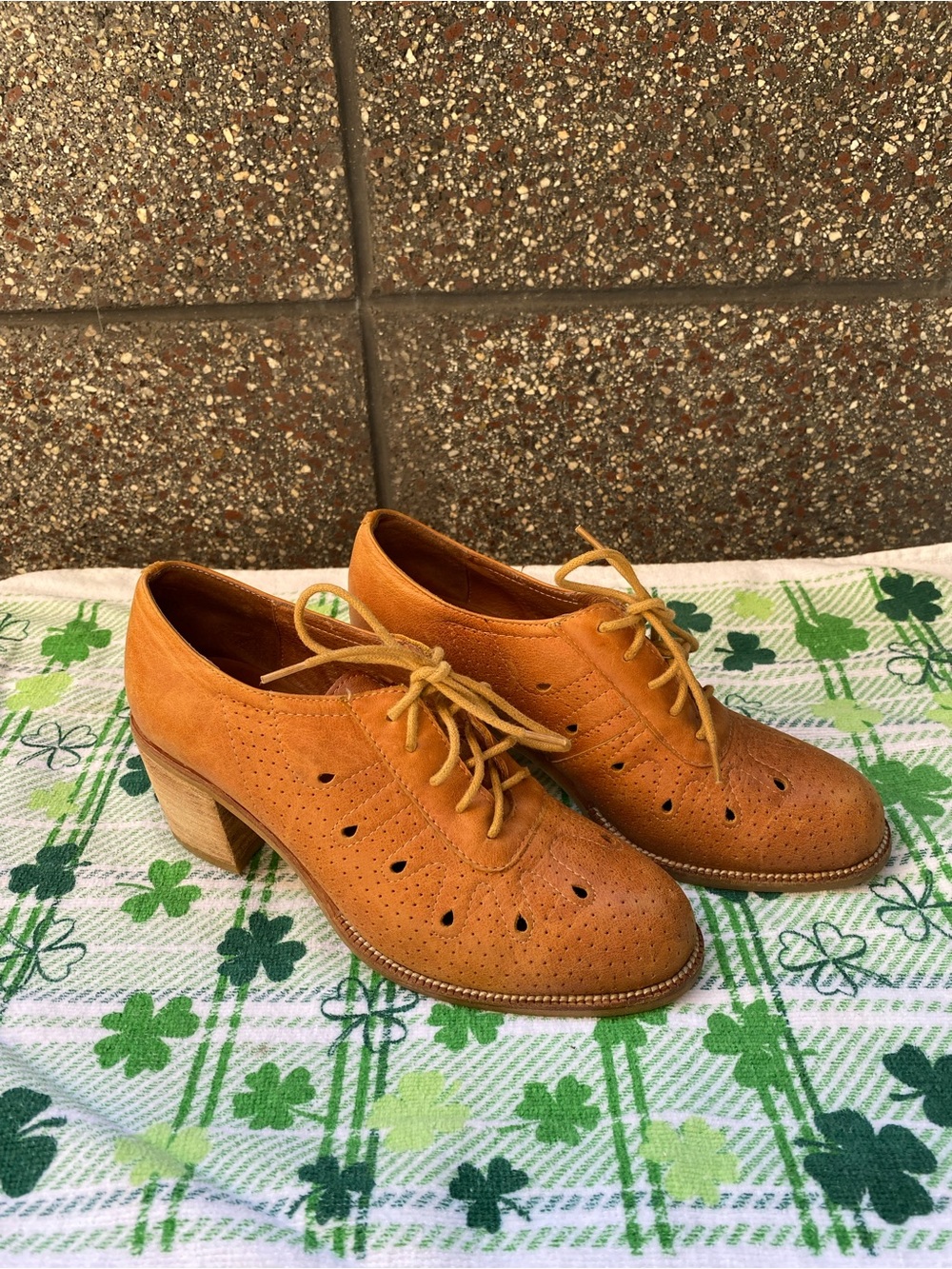 Jeffrey Campbell "Ibiza" handmade leather oxford pumps Women’s Tan Leather Lace-